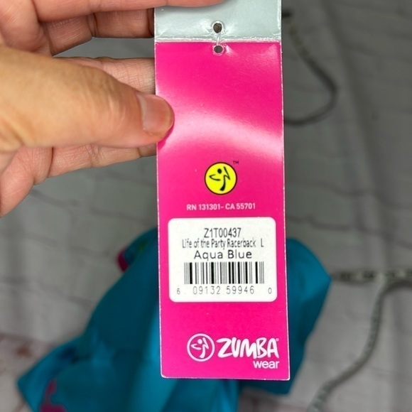 ZUMBA FITNESS sporty stretchy black tank top Blue “Join the Party” Large NWT - Picture 4 of 8